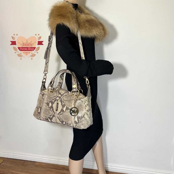 🖤Michael Kors Leather Satchel & Crossbody Purse🖤 - Picture 12 of 17